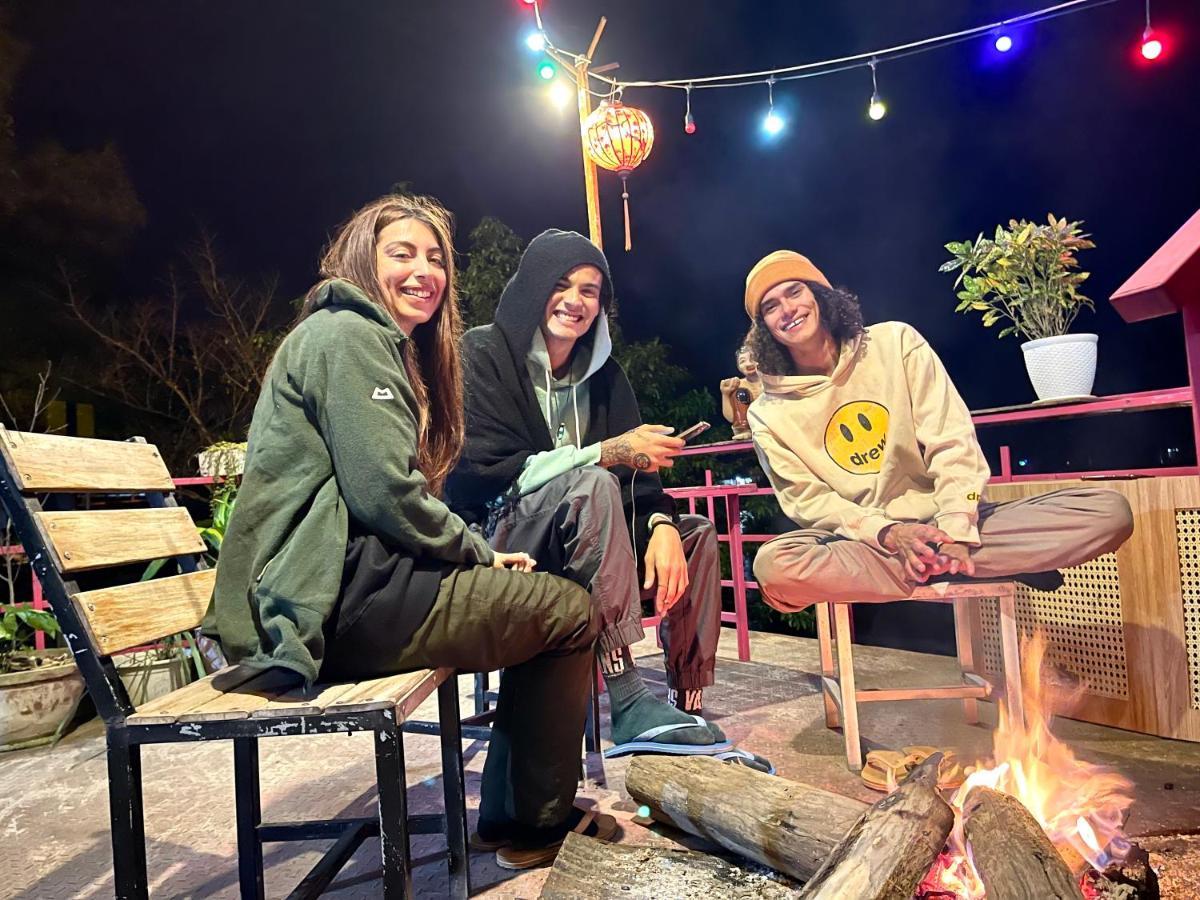 Cornflower Homestay Фонг Нха Екстериор снимка